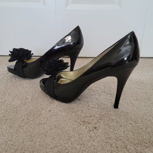 Carlos Santana Cupcake Peep Toe Open Toe Patent Heels Size 9